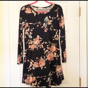 Long sleeve dress with pockets size medium